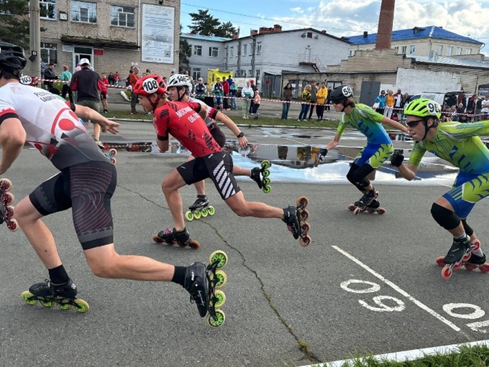 Фото с первенства России по роллер спорту в дисциплинах спидскейтинга в Челябинске.jpg