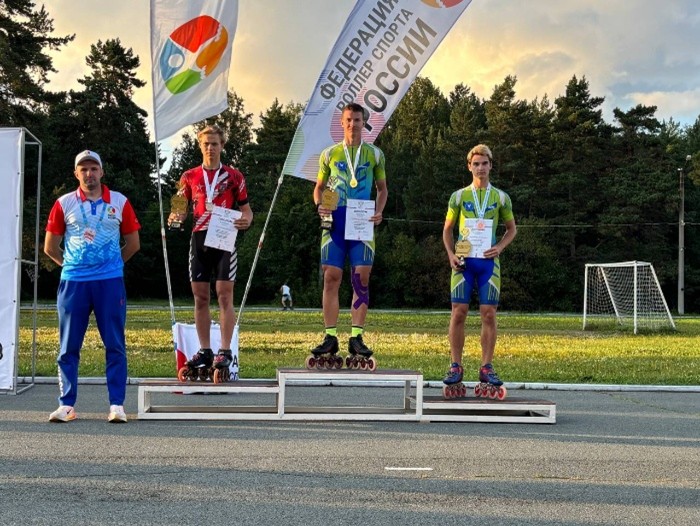 Фото с первенства России по роллер спорту в дисциплинах спидскейтинга в Челябинске.jpg