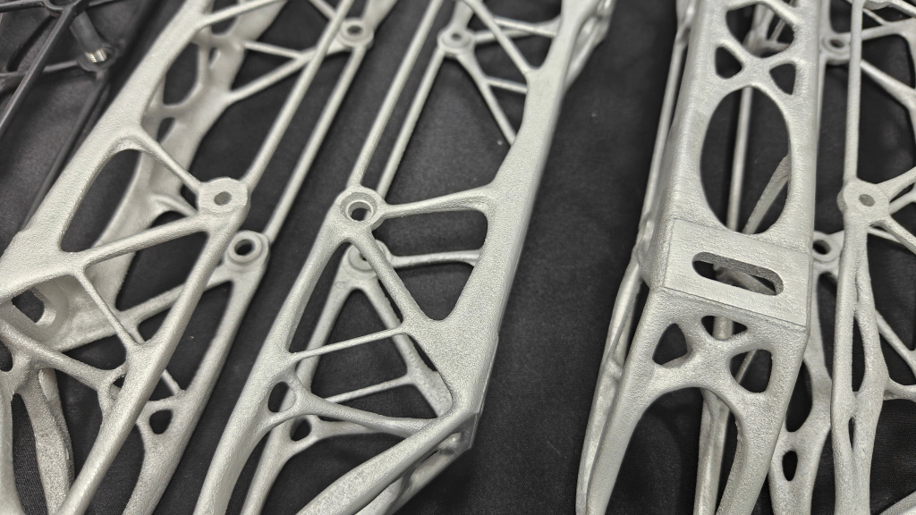 Готовая рама NEURO BLADE после удаления поддержек.jpg