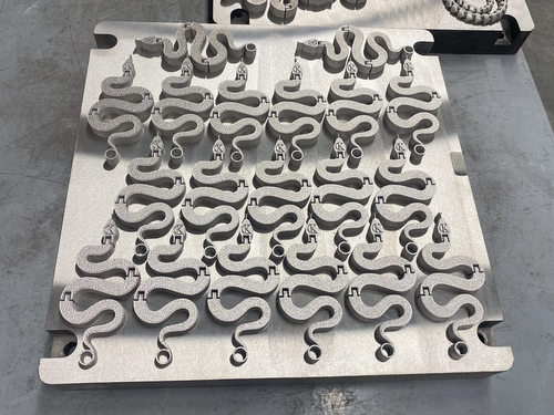 детали на платформе без поддержек снизу