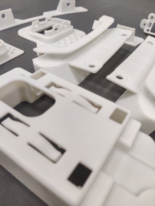 Различные крепления под датчики в Zeekr 001