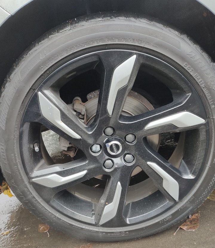 Колесо со всеми накладками на диск