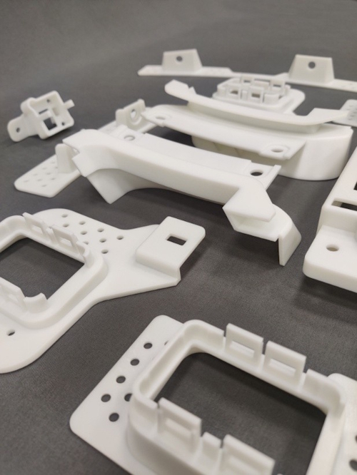 Различные крепления под датчики в Zeekr 001