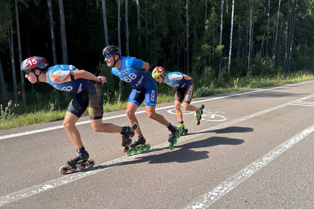 Фото с Чемпионата Московской области по роллер спорту в дисциплине «Гонка-марафон 40км» в Парке «Патриот».